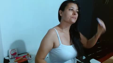 Snapshot of adriana_milf chatting on December 12, 2024, 2:37 am Adriana milf online show from December 12, 2024, 2:37 am