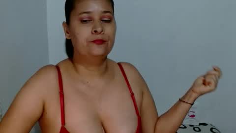 Snapshot of adriana_milf chatting on October 19, 2025, 5:08 am Adriana milf online show from October 19, 2025, 5:08 am