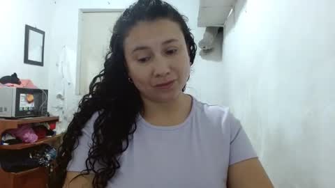 Snapshot of adrianatellez chatting on October 20, 2025, 1:33 pm Adriana Tellez online show from October 20, 2025, 1:33 pm