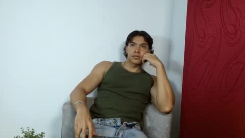 Snapshot of adriel_escalante chatting on October 2, 2025, 1:45 am adriel_escalante online show from October 2, 2025, 1:45 am