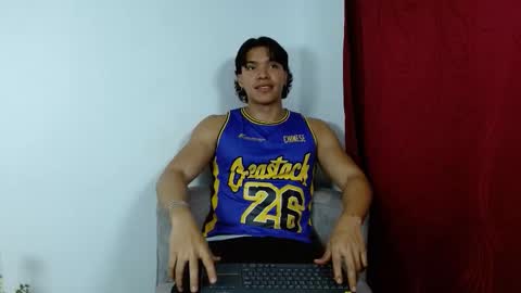 Snapshot of adriel_escalante chatting on October 3, 2025, 1:46 am adriel_escalante online show from October 3, 2025, 1:46 am