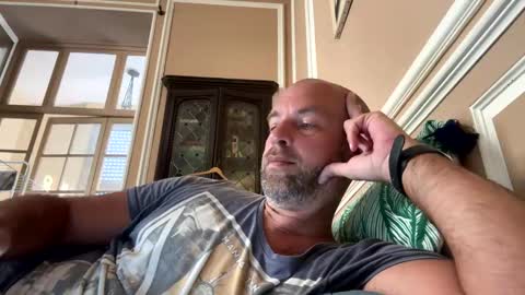 adrienfromparis online show from February 24, 2025, 9:53 am