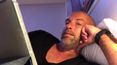 adrienfromparis online show from October 9, 2025, 7:12 pm