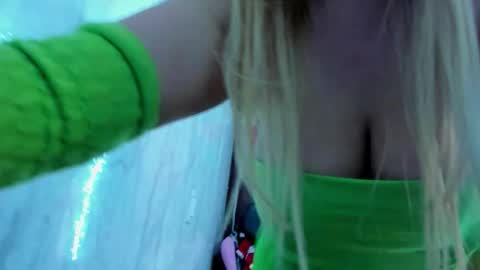 Snapshot of adriiana_fox_ chatting on December 3, 2025, 4:49 pm adriiana_fox_ online show from December 3, 2025, 4:49 pm