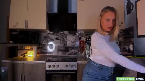 OneAfa online show from September 27, 2025, 7:08 pm