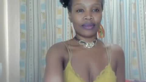 Snapshot of aficangagqueen chatting on November 4, 2025, 2:05 pm AfricanSquirtQueen online show from November 4, 2025, 2:05 pm