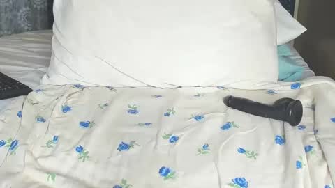 Snapshot of african_barbie25 chatting on January 18, 2025, 6:32 pm african_barbie25 online show from January 18, 2025, 6:32 pm