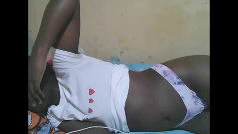 african_pussy2 online show from November 30, 2025, 6:01 pm