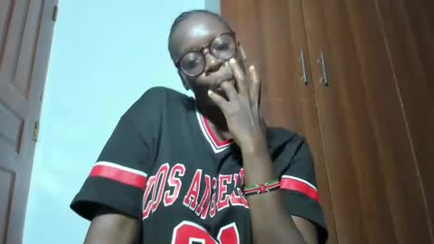 Leah online show from March 5, 2025, 12:05 am