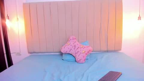 afrodita_house online show from December 15, 2025, 7:40 pm