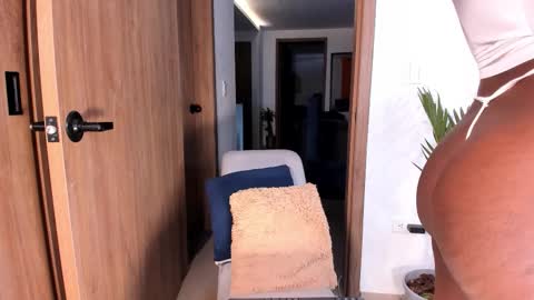 Snapshot of afroditaroy chatting on November 19, 2025, 2:17 pm AfroditaRoy online show from November 19, 2025, 2:17 pm