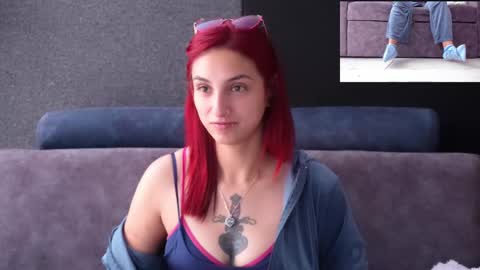 Agata Collinss online show from October 24, 2025, 6:59 pm