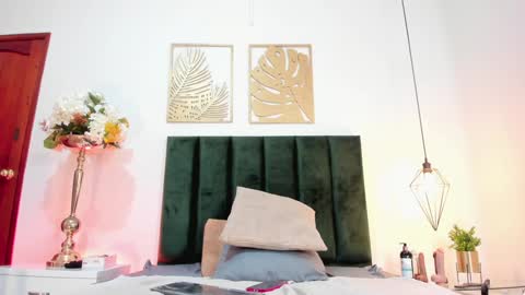 Agathaa white online show from February 3, 2025, 2:45 pm