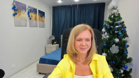 Snapshot of agathaklouin chatting on December 26, 2024, 7:49 pm Agatha online show from December 26, 2024, 7:49 pm