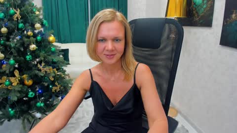 Snapshot of agathaklouin chatting on December 29, 2024, 10:23 am Agatha online show from December 29, 2024, 10:23 am