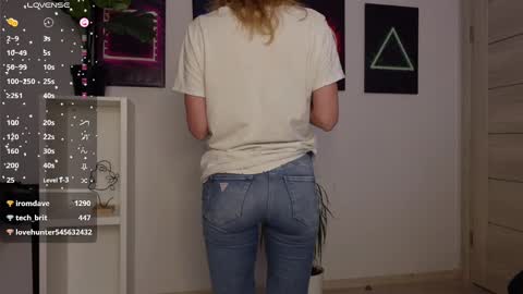 Agelina Lilly Laura online show from February 19, 2025, 7:50 am