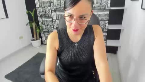 Snapshot of aghata_moon chatting on December 10, 2024, 11:22 am Aghata Moon online show from December 10, 2024, 11:22 am