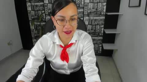 Snapshot of aghata_moon chatting on December 17, 2024, 8:43 pm Aghata Moon online show from December 17, 2024, 8:43 pm