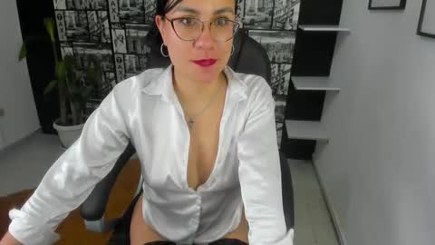 Snapshot of aghata_moon chatting on December 20, 2024, 12:41 am Aghata Moon online show from December 20, 2024, 12:41 am