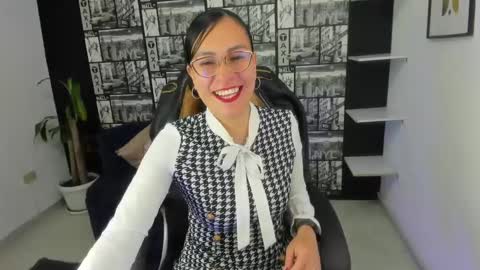Snapshot of aghata_moon chatting on January 28, 2025, 2:42 pm Aghata Moon online show from January 28, 2025, 2:42 pm