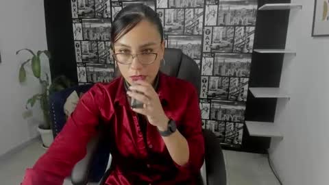 Snapshot of aghata_moon chatting on March 5, 2025, 6:45 pm Aghata Moon online show from March 5, 2025, 6:45 pm