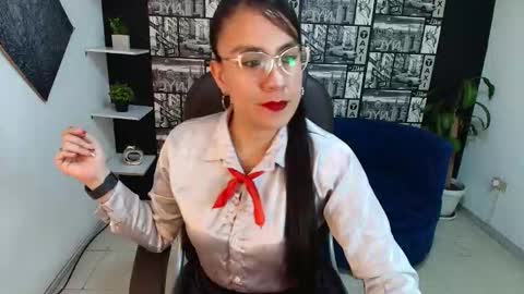 Snapshot of aghata_moon chatting on November 20, 2025, 1:22 pm Aghata Moon online show from November 20, 2025, 1:22 pm