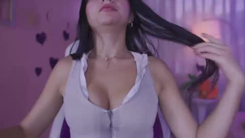 Snapshot of aghata_williamss chatting on February 26, 2025, 12:14 pm AGHATA online show from February 26, 2025, 12:14 pm