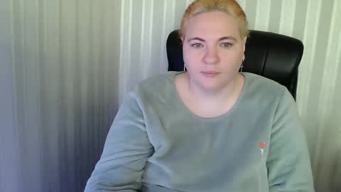 Snapshot of aglaya_fame chatting on December 18, 2025, 8:09 am Aglaya Fame online show from December 18, 2025, 8:09 am