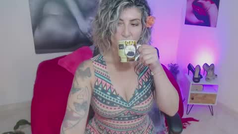 Snapshot of agnes_blackmore chatting on February 6, 2025, 3:06 am Lily online show from February 6, 2025, 3:06 am