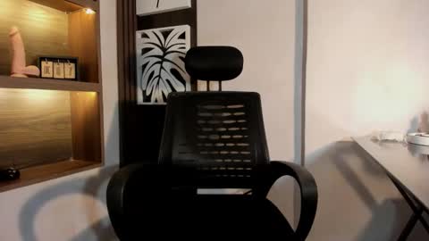 agnesrocuzzo online show from December 13, 2025, 7:53 pm