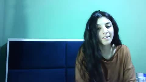 Snapshot of ahotkitty18 chatting on December 18, 2024, 4:39 pm Selena online show from December 18, 2024, 4:39 pm
