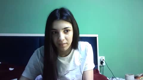 Snapshot of ahotkitty18 chatting on December 28, 2024, 7:55 am Selena online show from December 28, 2024, 7:55 am