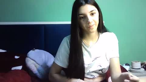 Snapshot of ahotkitty18 chatting on December 28, 2024, 10:58 am Selena online show from December 28, 2024, 10:58 am