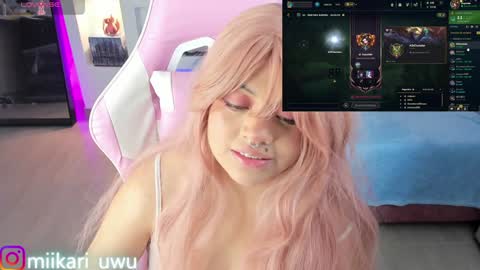 Snapshot of ahri_elderwood chatting on January 9, 2025, 7:10 am Ahri help me get to 100  online show from January 9, 2025, 7:10 am