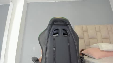 karoline  online show from December 7, 2024, 9:55 pm