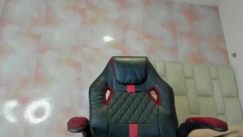 karoline  online show from March 8, 2025, 9:40 pm