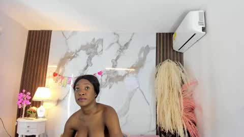 Snapshot of aidaadams chatting on February 14, 2025, 11:53 am Aida online show from February 14, 2025, 11:53 am