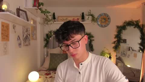 A H  online show from November 21, 2025, 2:10 am