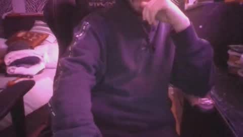Snapshot of aiden_ball07 chatting on October 5, 2025, 6:17 pm aiden_ball07 online show from October 5, 2025, 6:17 pm