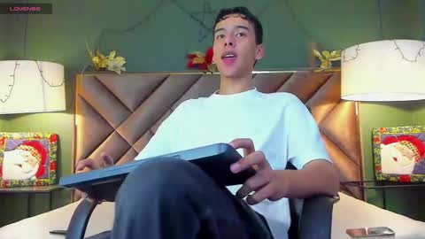 Snapshot of aiden_royce chatting on December 14, 2025, 6:08 am aiden_royce online show from December 14, 2025, 6:08 am