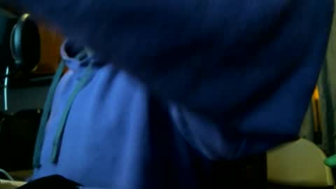 aikerisugly online show from December 22, 2025, 10:01 am