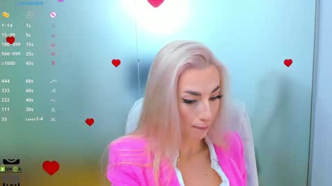 Allie  online show from September 19, 2025, 7:32 am