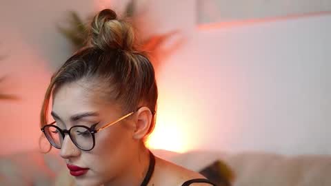  Aileen  online show from November 10, 2025, 7:13 pm