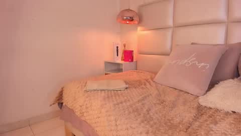 Aily Yozuko online show from October 28, 2025, 2:59 am