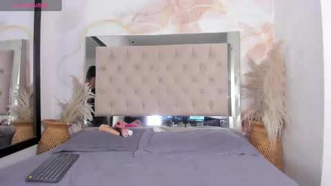 Snapshot of ainaah_ chatting on September 26, 2025, 12:09 pm Ainaah online show from September 26, 2025, 12:09 pm