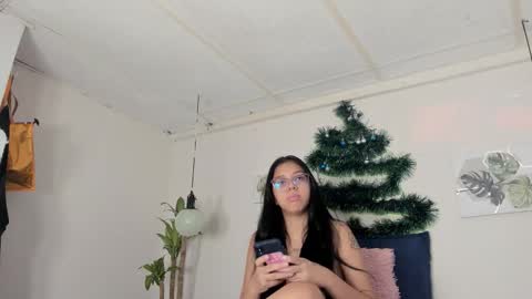 Snapshot of ainoa_pink chatting on November 26, 2025, 1:01 pm Ainoa online show from November 26, 2025, 1:01 pm