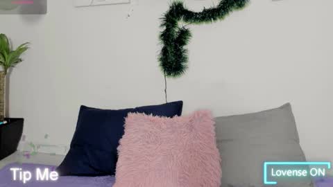 Snapshot of ainoa_pink chatting on December 2, 2025, 12:32 pm Ainoa online show from December 2, 2025, 12:32 pm