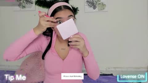 Snapshot of ainoa_pink chatting on December 3, 2025, 12:36 pm Ainoa online show from December 3, 2025, 12:36 pm