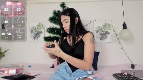 Snapshot of ainoa_pink chatting on December 13, 2025, 11:32 pm Ainoa online show from December 13, 2025, 11:32 pm