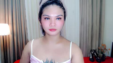 Snapshot of airy_and_dave chatting on December 4, 2025, 5:43 pm airy_and_dave online show from December 4, 2025, 5:43 pm